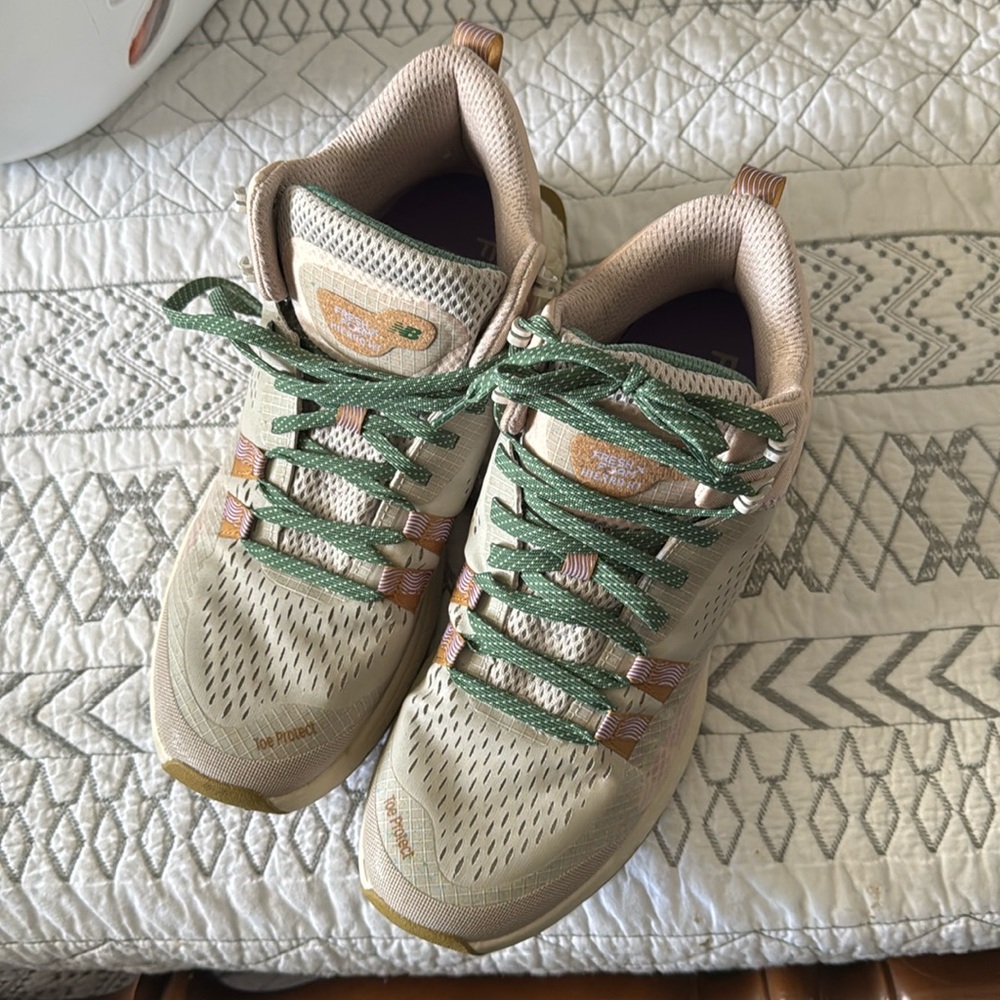 NEW BALANCE trail running shoes